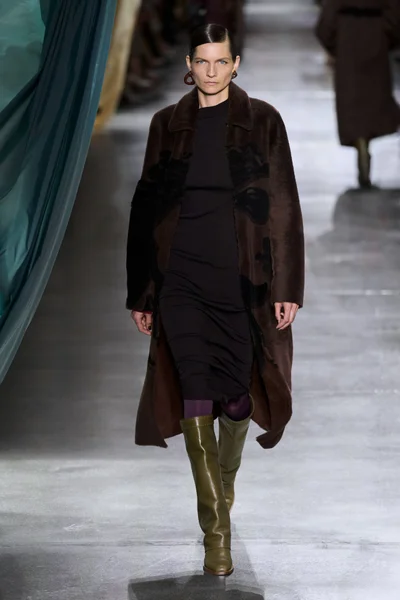Look 50